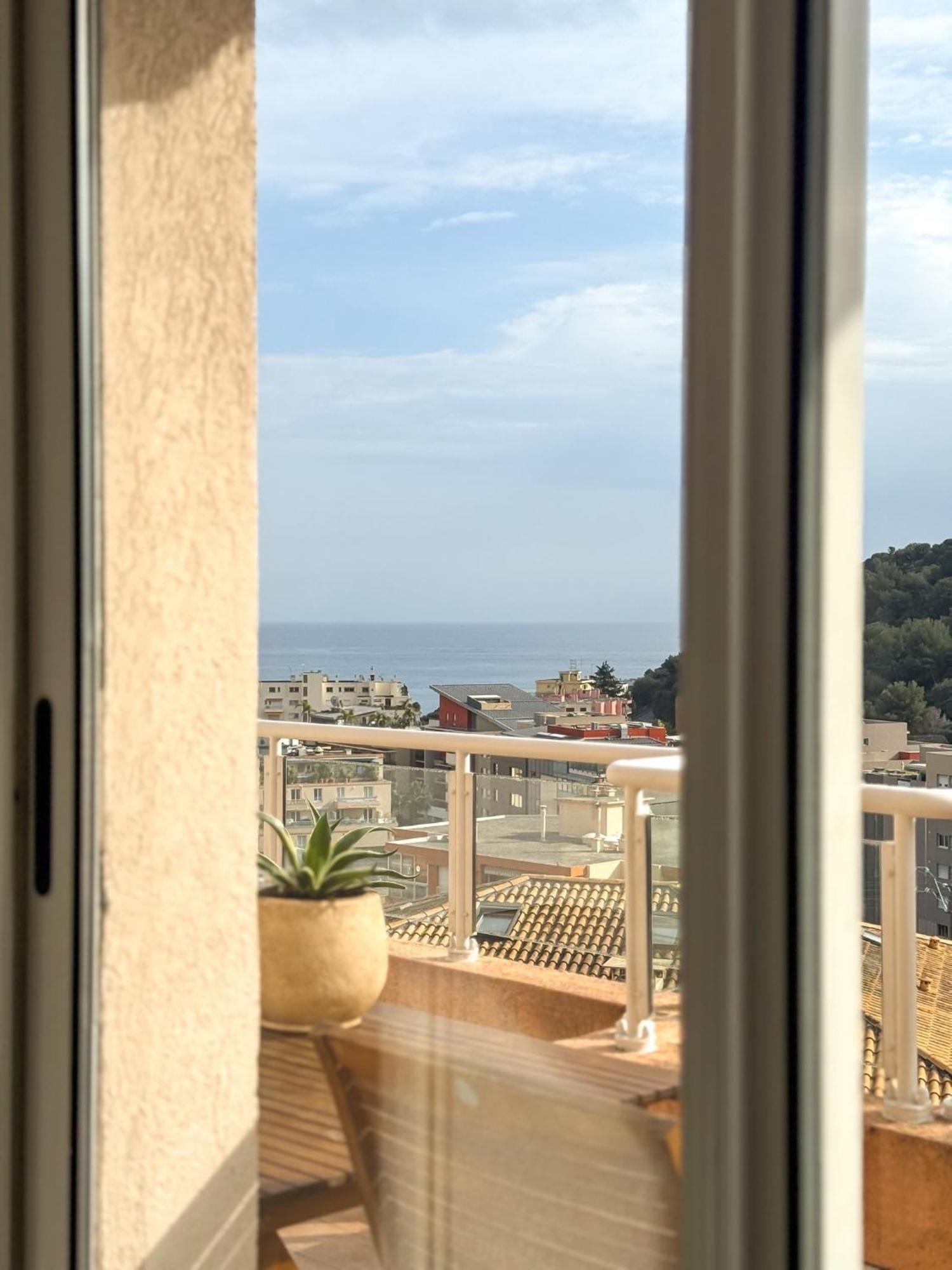 Coquet Appartement Avec Le Terrasse Sur Le Mer Rocabruna Exterior foto